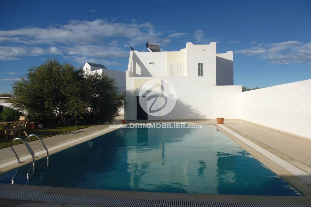 L 41 -                            بيع
                           Villa avec piscine Djerba